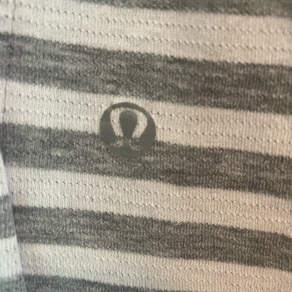 LULULEMON sz S/M, 8, Open Your Heart L/S, grey & white stripe, reversible - Picture 3 of 9